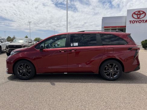 New 2026 Toyota Sienna XSE FWD image 2