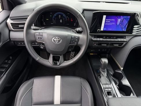 Certified 2025 Toyota Camry SE image 12