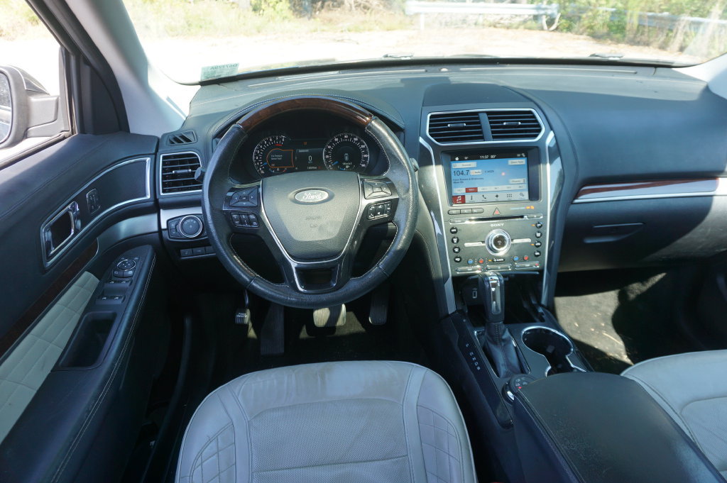 Used 2017 Ford Explorer Platinum AWD/4WD image 5