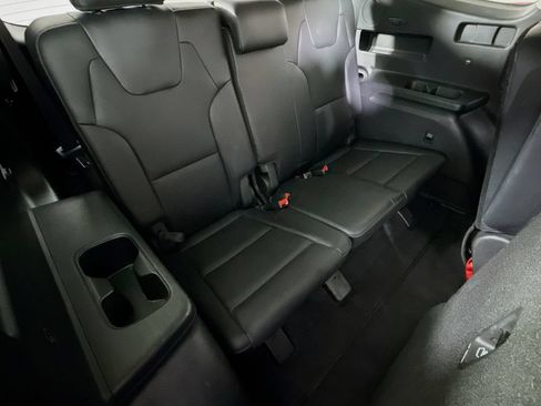 Used 2022 Kia Telluride EX w/ EX Premium Package AWD/4WD image 32