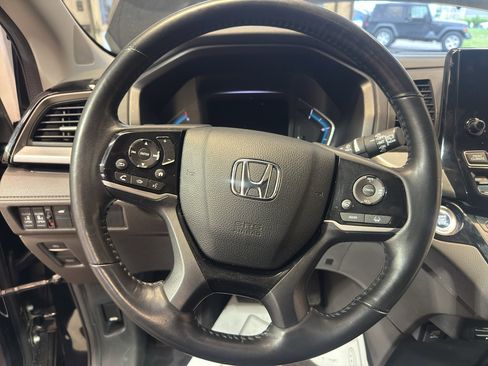 Used 2018 Honda Odyssey Elite image 16