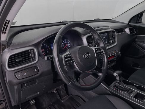 Used 2019 Kia Sorento S image 12