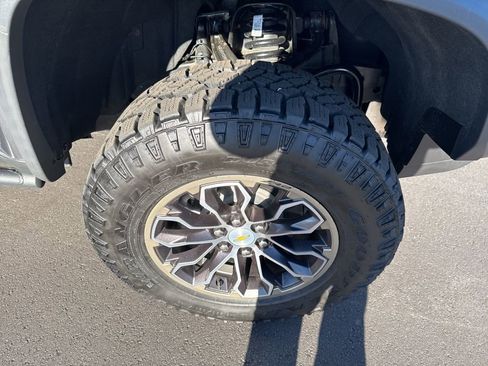 Used 2022 Chevrolet Colorado ZR2 image 13