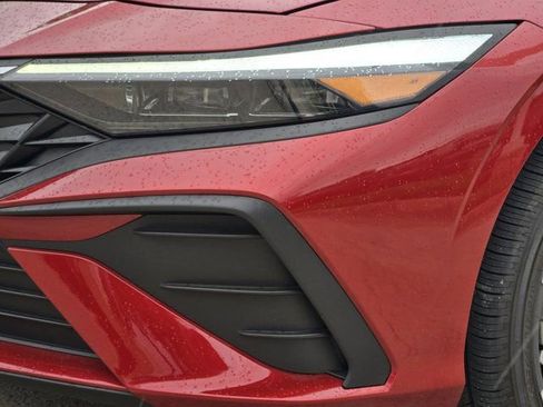 Certified 2025 Hyundai Elantra Sport FWD image 9