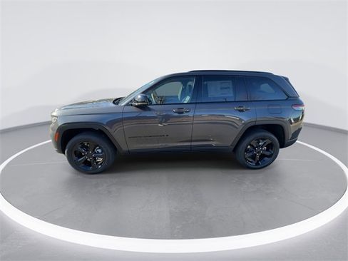 New 2025 Jeep Grand Cherokee Limited image 5