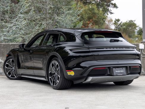 Certified 2022 Porsche Taycan 4 Cross Turismo AWD/4WD image 3