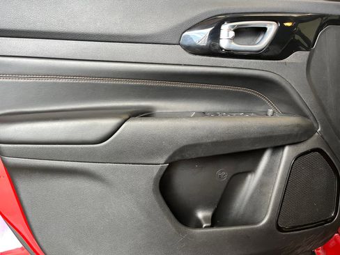 Used 2022 Jeep Compass Limited image 15