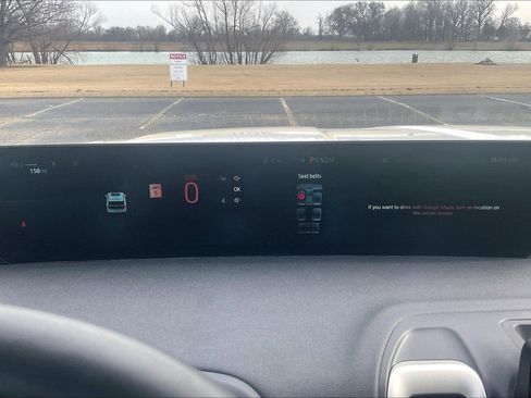 Used 2025 Ford Expedition Active image 23