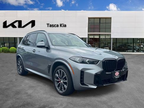 Used 2024 BMW X5 xDrive40i w/ M Sport Package AWD/4WD image 1