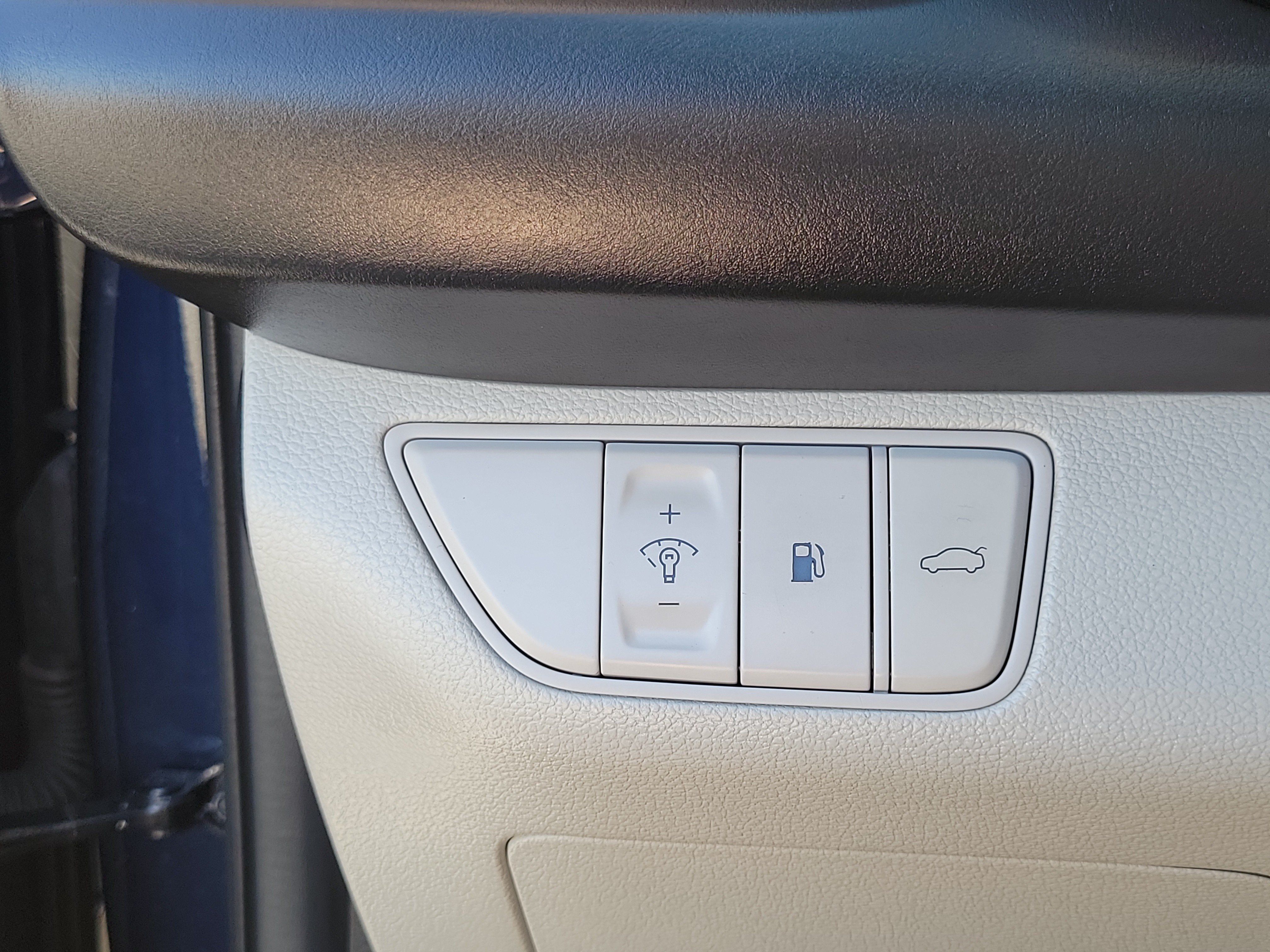 Certified 2023 Genesis G70 2.0T RWD image 13