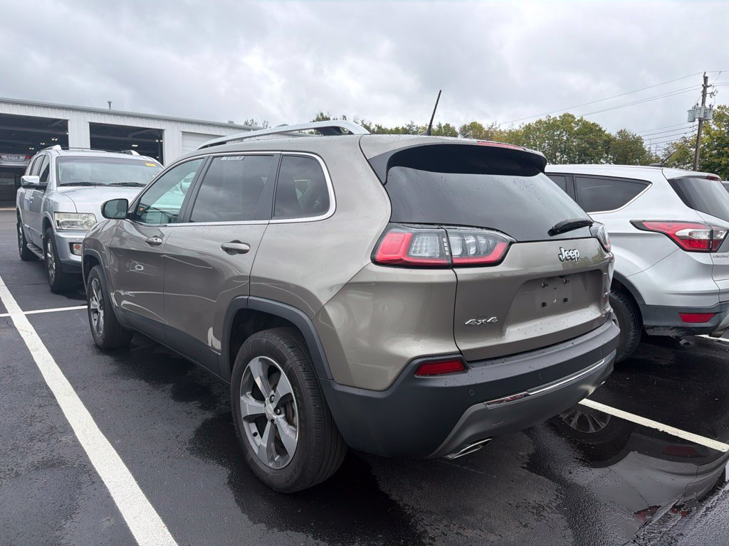 Used 2019 Jeep Cherokee Limited AWD/4WD image 2