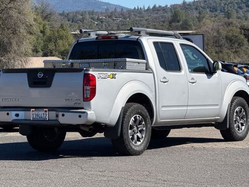 Used 2017 Nissan Frontier PRO-4X w/ Pro-4x Luxury Package AWD/4WD image 4