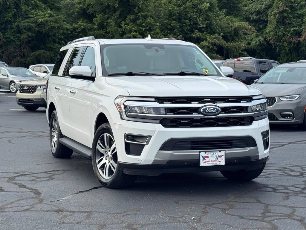 Used 2024 Ford Expedition Limited AWD/4WD image 1
