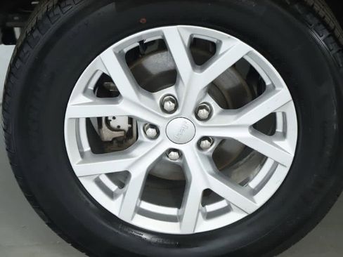 Used 2023 Jeep Grand Cherokee Limited w/ Luxury Tech Group II image 12