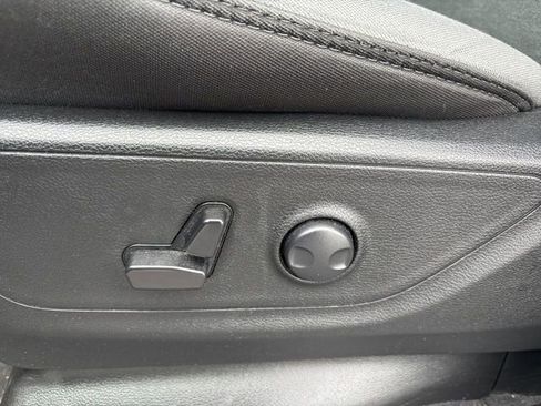 Used 2025 RAM 1500 Big Horn AWD/4WD image 23