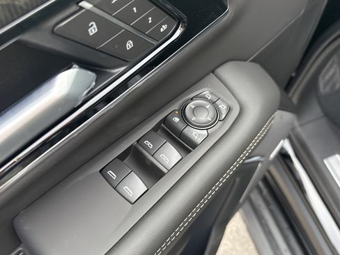 New 2026 GMC Yukon XL Elevation w/ Elevation Premium Package AWD/4WD image 16