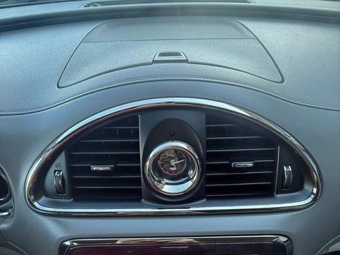 Used 2017 Buick Enclave Convenience FWD image 34