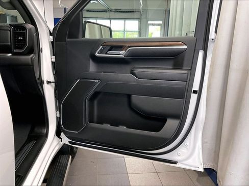 Used 2023 Chevrolet Silverado 1500 LT AWD/4WD image 12