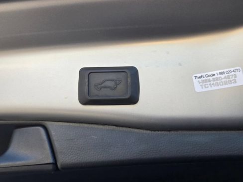 Used 2023 Toyota RAV4 XLE Premium AWD/4WD image 33