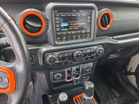 Used 2020 Jeep Gladiator Overland AWD/4WD image 25