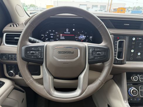 Used 2022 GMC Yukon XL Denali AWD/4WD image 17