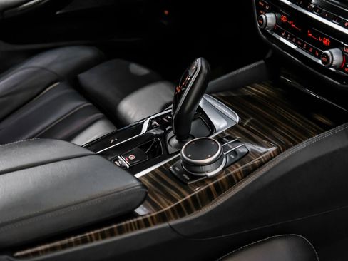 Used 2022 BMW 540i w/ M Sport Package image 25