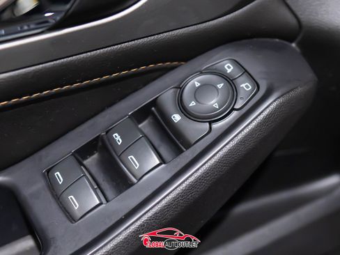 Used 2020 Chevrolet Traverse LT w/ Driver Confidence II Package image 37