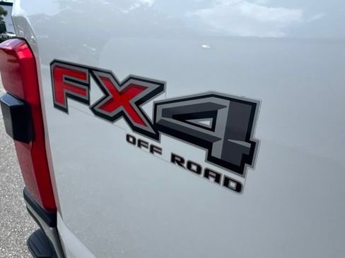Used 2023 Ford F250 Lariat w/ Chrome Package AWD/4WD image 4