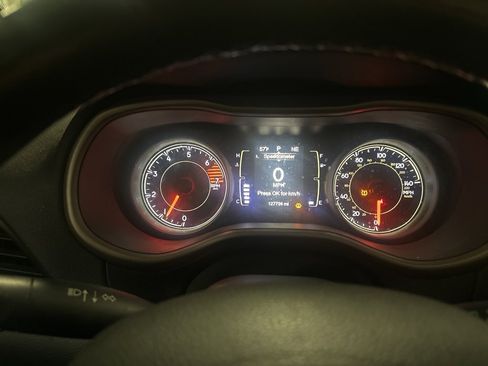 Used 2016 Jeep Cherokee Latitude image 9