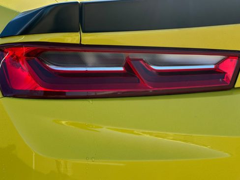 Used 2018 Chevrolet Camaro SS image 8