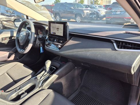 Used 2024 Toyota Corolla LE FWD image 32