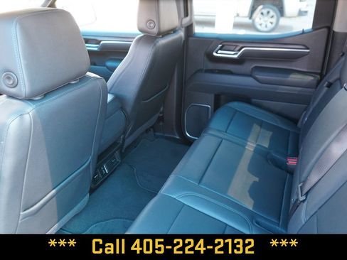 Used 2025 GMC Sierra 1500 SLT RWD image 33