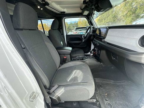 Used 2024 Jeep Wrangler Willys image 23