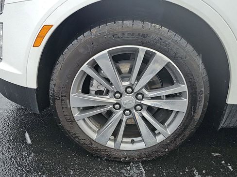 Used 2025 Cadillac XT5 Premium Luxury image 4