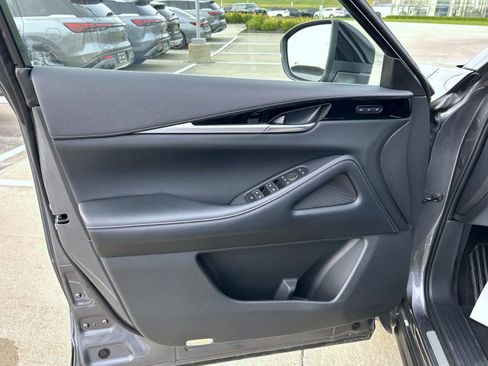 Used 2025 INFINITI QX60 Pure image 9