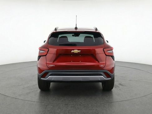 Used 2025 Chevrolet Trax LT w/ LT Convenience Package FWD image 7