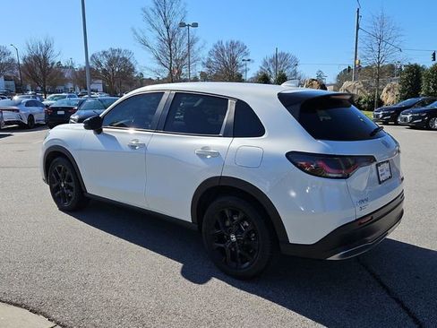 Used 2023 Honda HR-V Sport image 3