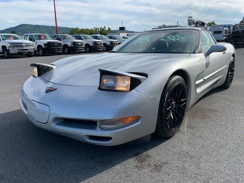 Used 1999 Chevrolet Corvette Coupe w/ Roof Pkg image 27