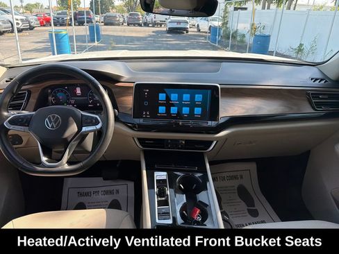Used 2024 Volkswagen Atlas SE w/ Panoramic Sunroof Package FWD image 15