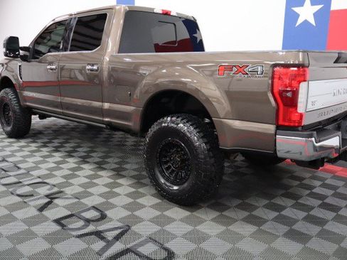 Used 2017 Ford F250 King Ranch w/ King Ranch Ultimate Package AWD/4WD image 12