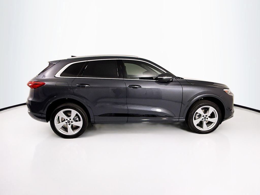 Used 2026 Audi Q5 Premium Plus AWD/4WD image 4