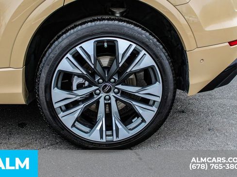 Used 2024 Audi Q8 Premium Plus w/ Premium Plus Package image 16