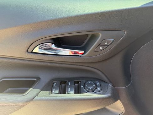 Used 2024 Chevrolet Equinox RS FWD image 26
