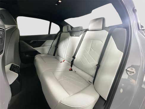 New 2026 BMW i5 eDrive40 w/ M Sport Package RWD image 50