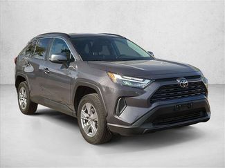 Used 2022 Toyota RAV4 XLE AWD/4WD video 3