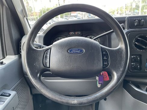 Used 2013 Ford E-350 and Econoline 350 XLT image 23