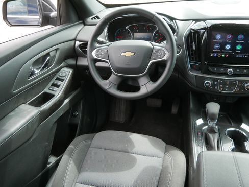 Used 2023 Chevrolet Traverse LT AWD/4WD image 9