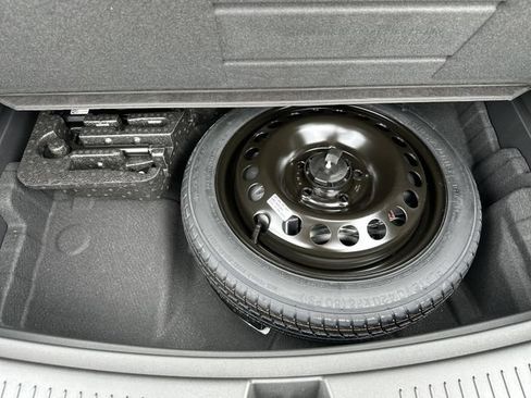 Certified 2025 Buick Encore GX Preferred w/ Advanced Technology Package AWD/4WD image 28