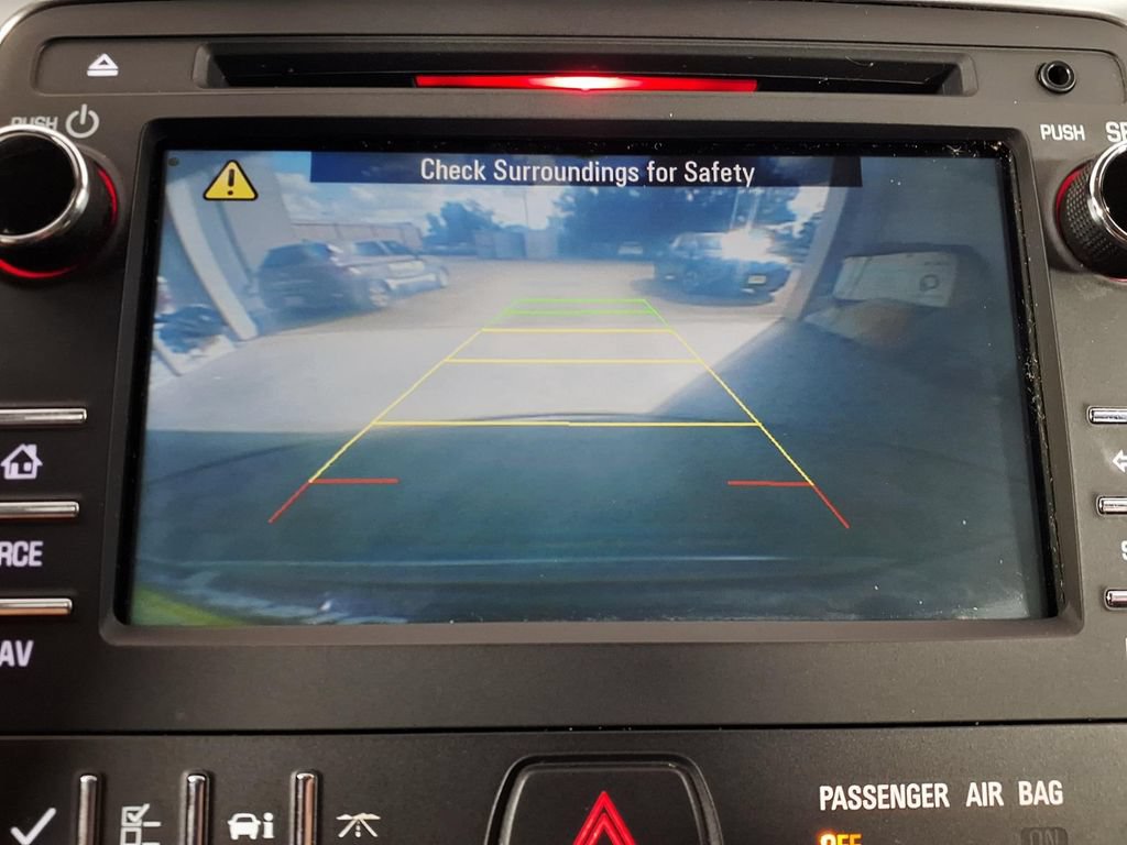 Used 2015 GMC Acadia SLE FWD image 16