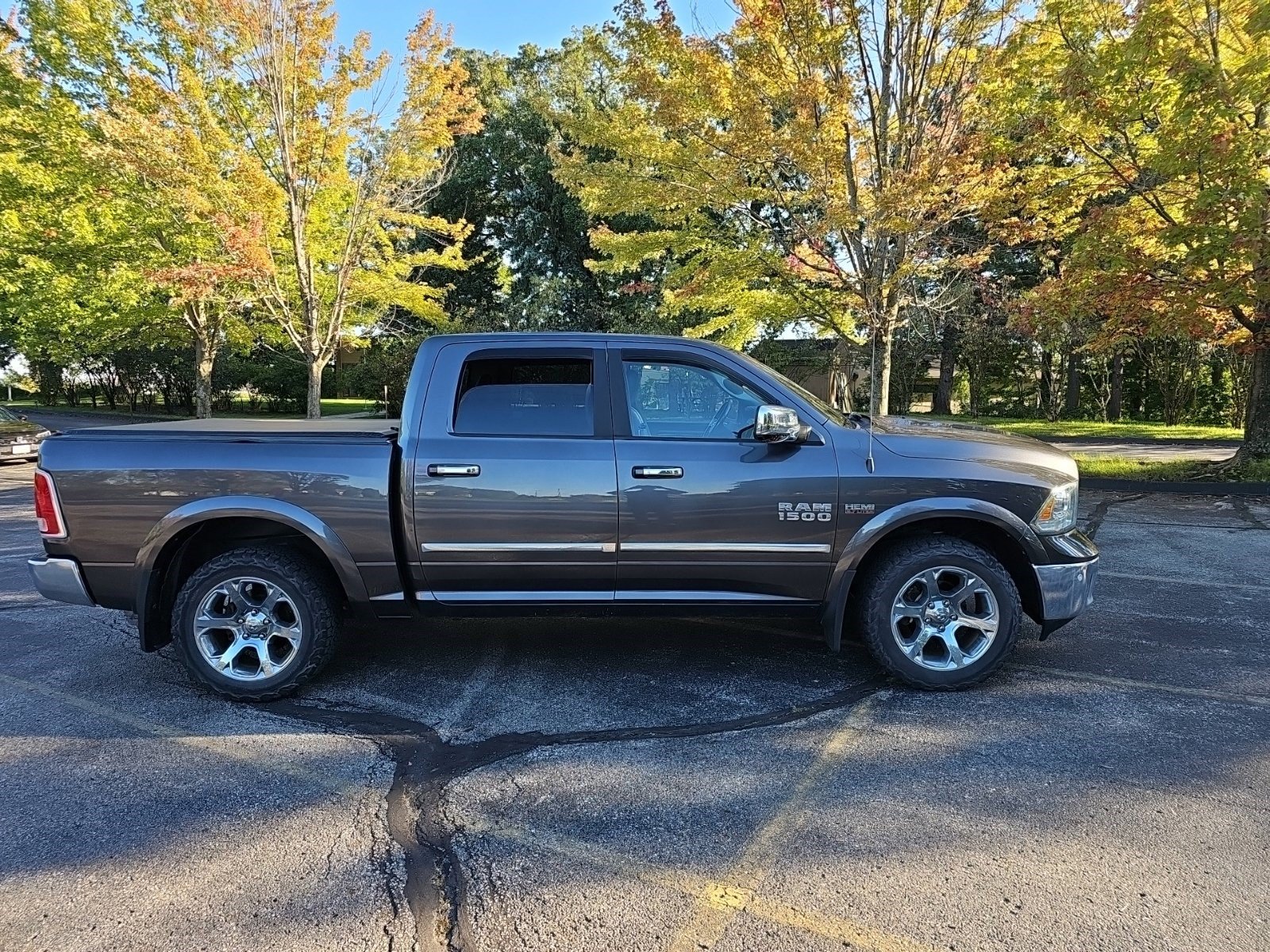 Used 2018 RAM 1500 Laramie w/ Convenience Group AWD/4WD image 7